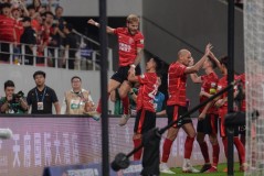 ** VAR争议！天津津门虎1-1深圳队**